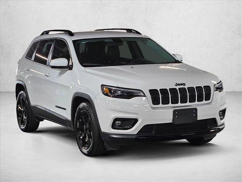Used 2020 Jeep Cherokee Latitude Plus image 3