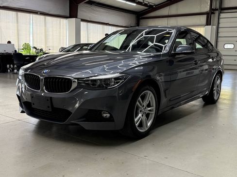 Used 2019 BMW 330i Gran Turismo xDrive w/ M Sport Package AWD/4WD image 4