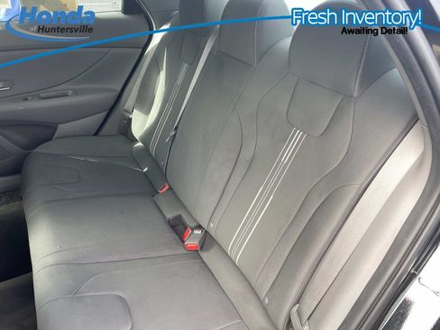 Used 2023 Hyundai Elantra SEL w/ Cargo Package FWD image 14