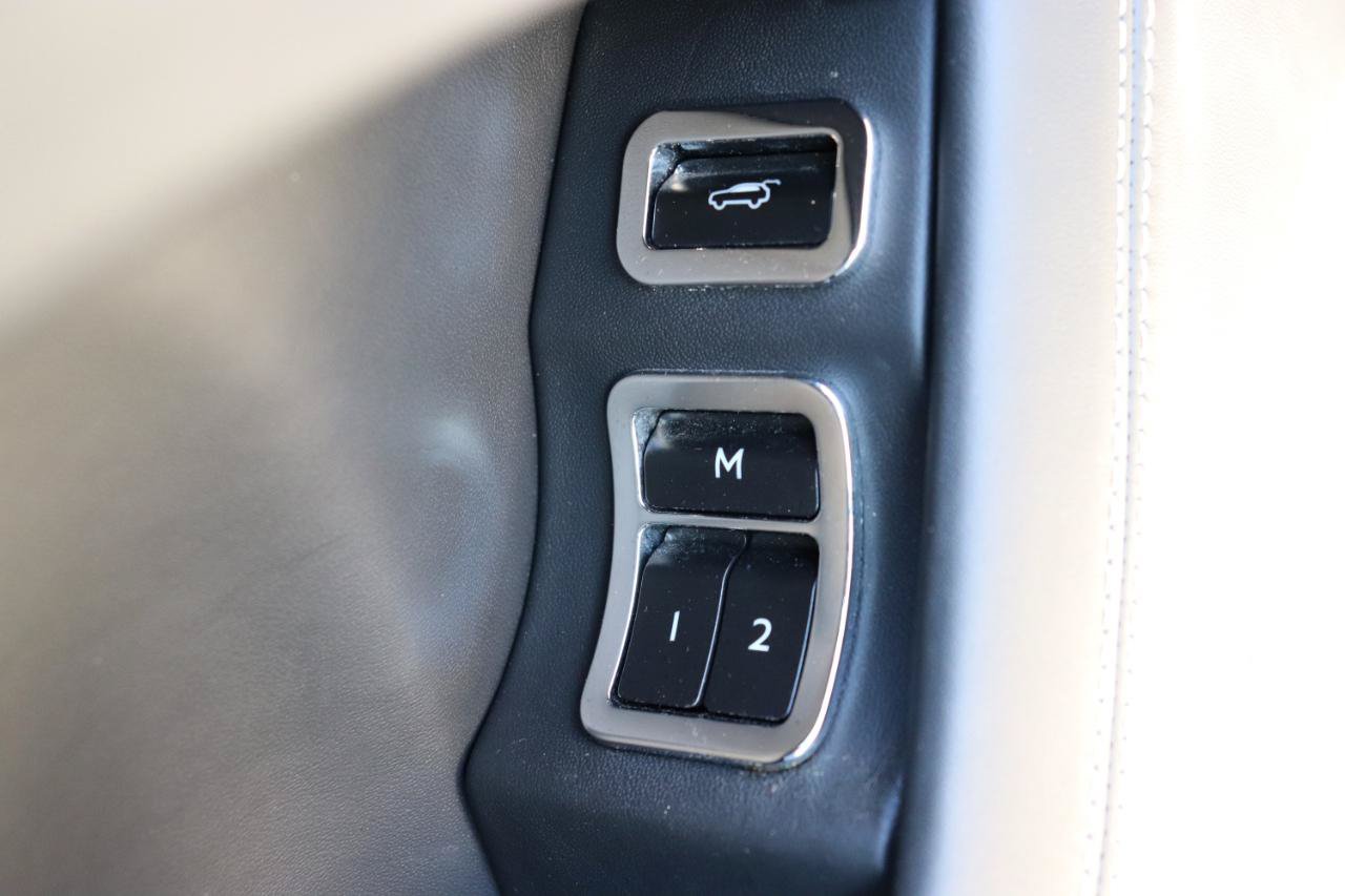 Used 2018 Bentley Bentayga AWD/4WD image 63