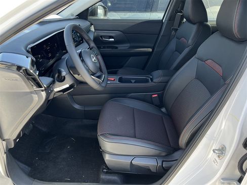 New 2026 Nissan Kicks SR image 15