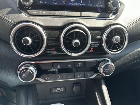 Used 2022 Nissan Sentra SV FWD image 19