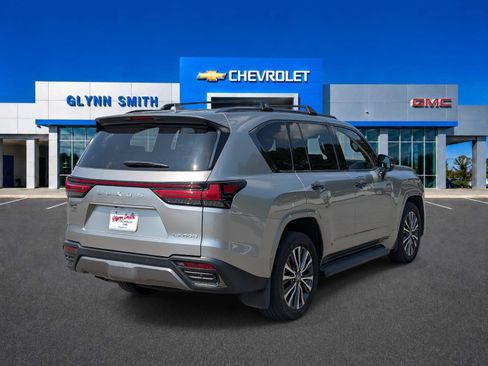 Used 2023 Lexus LX 600 4WD w/ Appearance Package image 7
