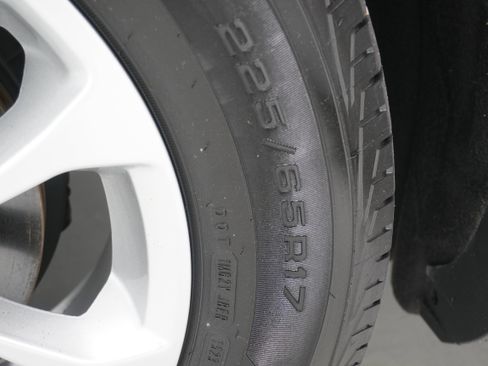 Used 2020 Ford Escape SE image 26