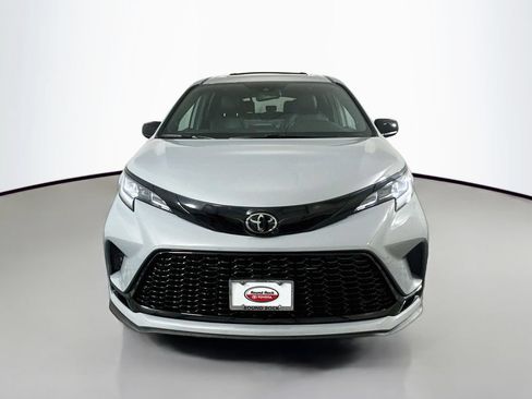 Certified 2026 Toyota Sienna XSE FWD image 2