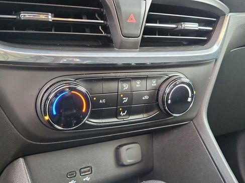 Used 2024 Buick Encore GX Preferred FWD image 25