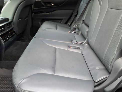 Used 2025 Lexus LX 700h Overtrail w/ Accessory Package (Z1) image 10