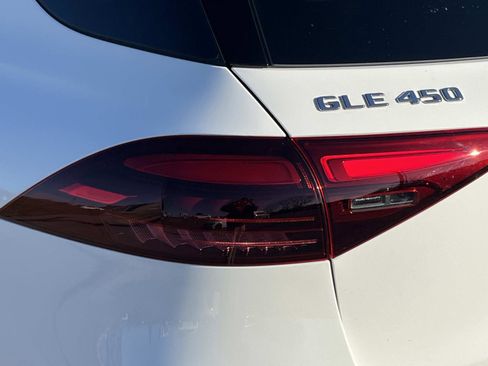 Certified 2024 Mercedes-Benz GLE 450 4MATIC image 9