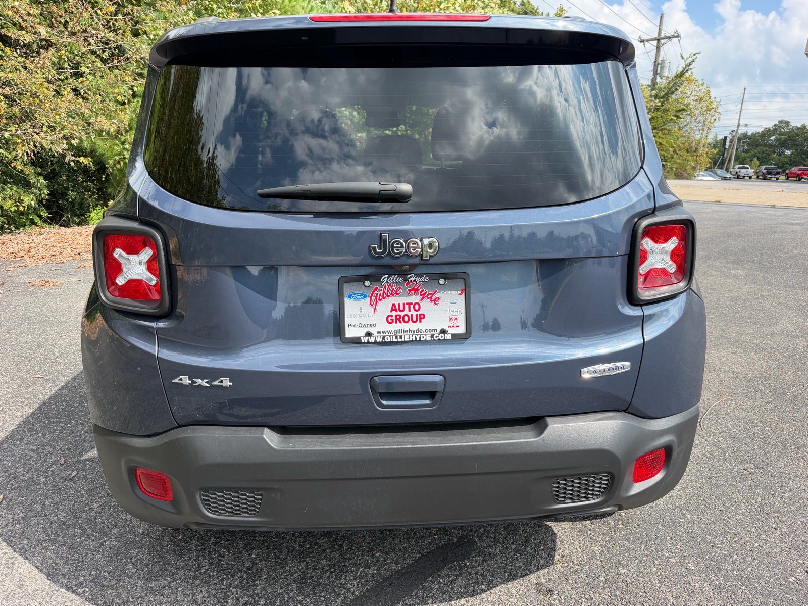 Used 2022 Jeep Renegade Latitude w/ Convenience Group AWD/4WD image 12