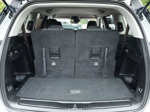 Used 2023 Jeep Grand Cherokee L Laredo RWD image 10