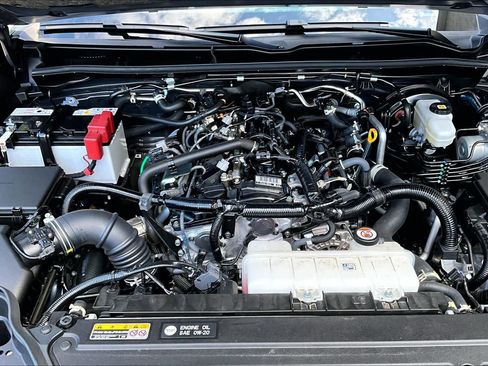 Used 2025 Toyota 4Runner Limited AWD/4WD image 32