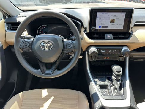 Used 2025 Toyota RAV4 LE FWD image 10