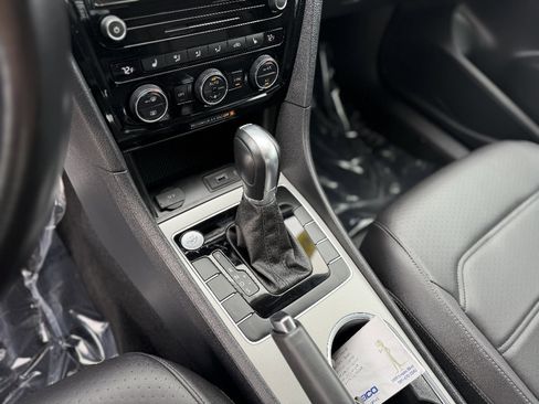 Used 2020 Volkswagen Passat 2.0T SE image 15