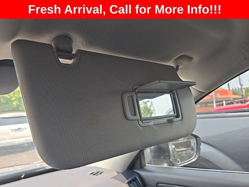 Used 2023 Nissan Pathfinder S FWD image 17