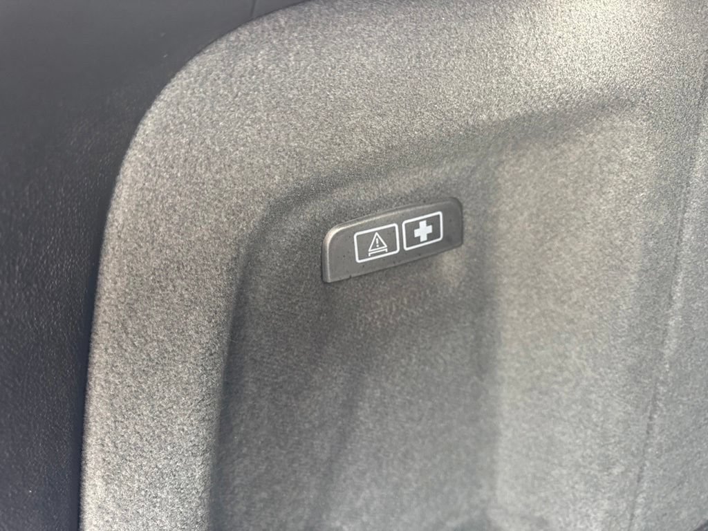 Used 2025 BMW X4 xDrive30i AWD/4WD image 76