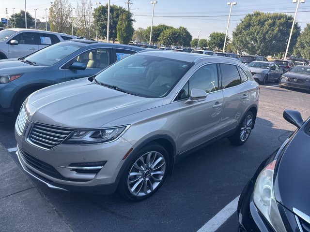 Used 2017 Lincoln MKC Reserve FWD image 2
