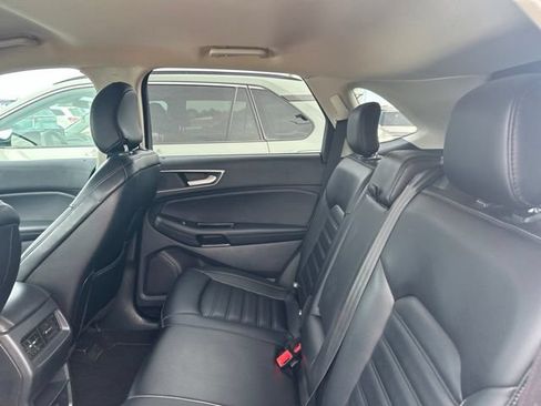 Used 2019 Ford Edge SEL w/ Equipment Group 201A FWD image 7