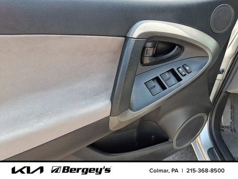 Used 2011 Toyota RAV4 2WD w/ Base L4 Extra Value Pkg image 15