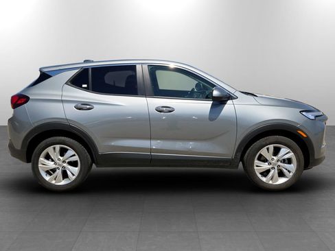 Used 2025 Buick Encore GX Preferred AWD/4WD image 5