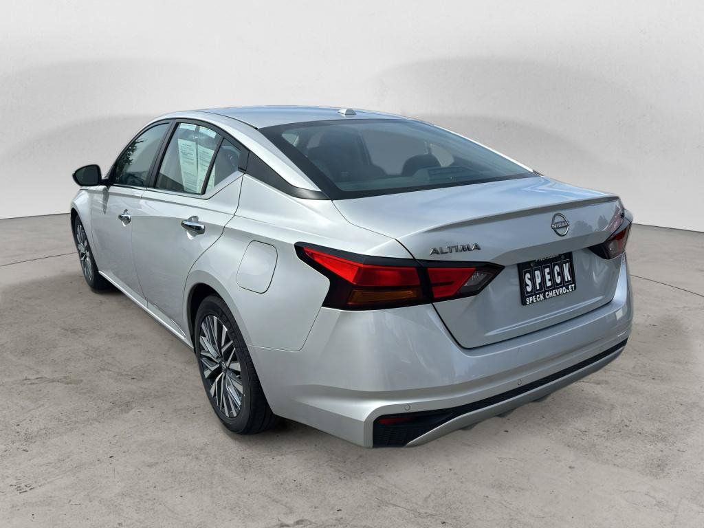 Used 2024 Nissan Altima 2.5 SV FWD image 3