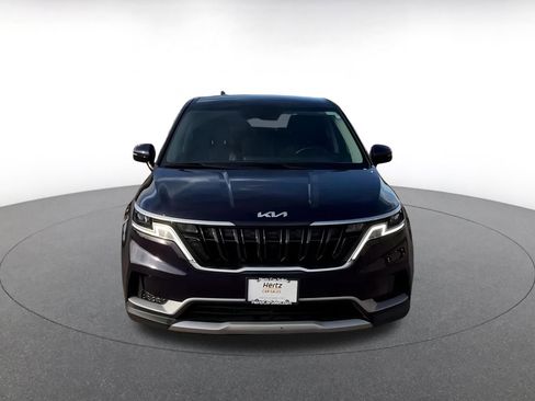 Used 2024 Kia Carnival LX image 4