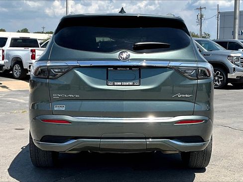 Used 2023 Buick Enclave Avenir image 4