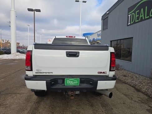 Used 2013 GMC Sierra 2500 Denali w/ Suspension Package, Off-Road image 7