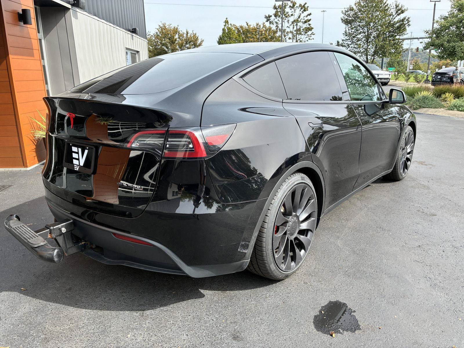 Used 2023 Tesla Model Y Performance AWD/4WD image 4