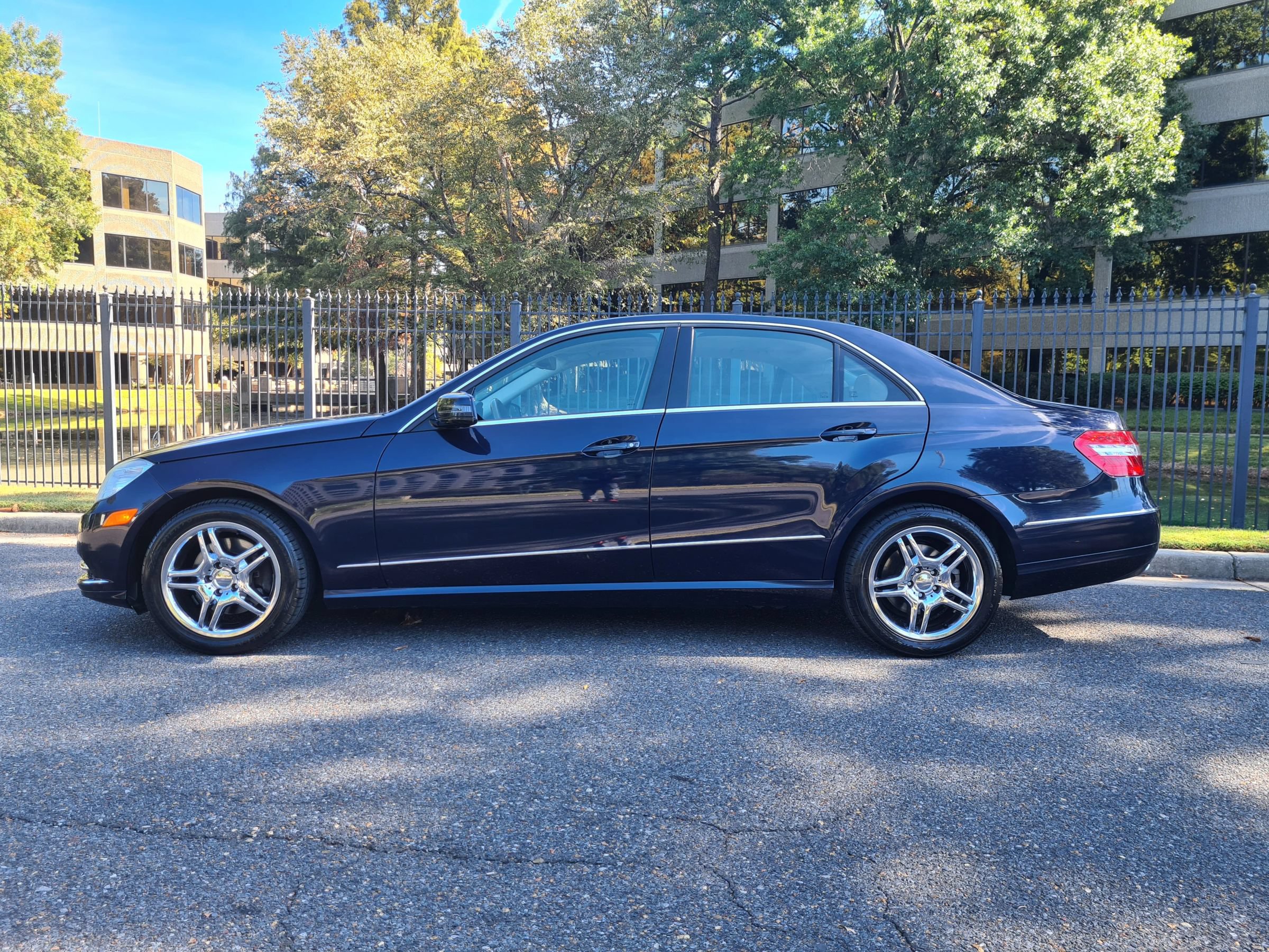 Used 2013 Mercedes-Benz E 350 Sedan image 9