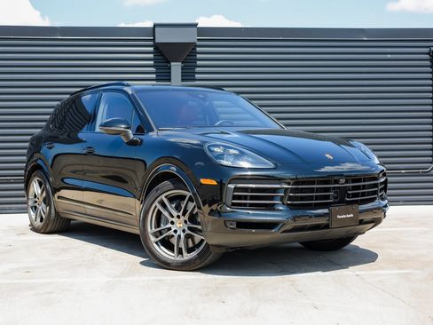 Certified 2023 Porsche Cayenne S Platinum image 9