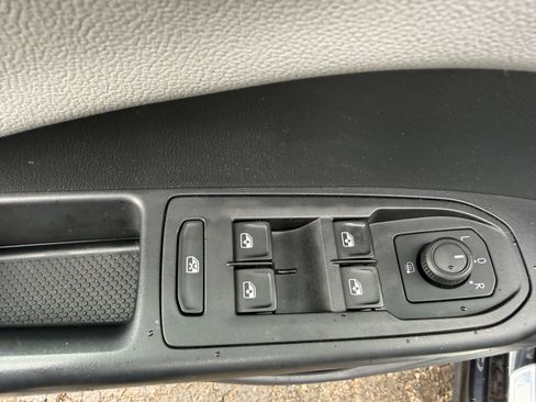 Used 2022 Volkswagen Taos SE image 10