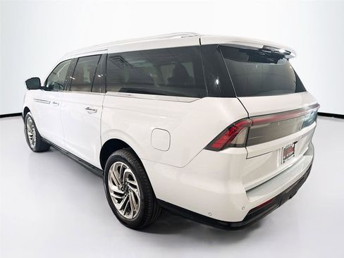 Used 2025 Lincoln Navigator L Reserve AWD/4WD image 30