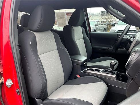 Used 2023 Toyota Tacoma TRD Off-Road image 7