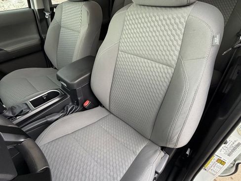 Certified 2022 Toyota Tacoma SR image 12