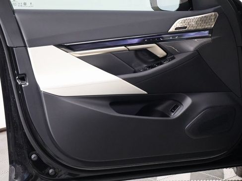 New 2027 BMW 550e xDrive AWD/4WD image 7