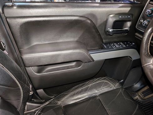 Used 2017 Chevrolet Silverado 1500 LTZ Z71 image 32