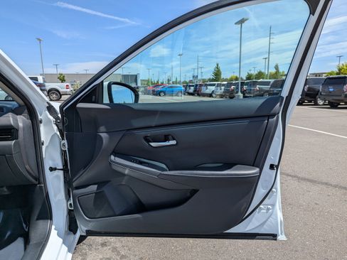 Used 2022 Nissan Sentra SV FWD image 37
