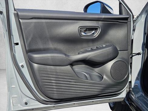 Used 2026 Honda HR-V EX-L image 9