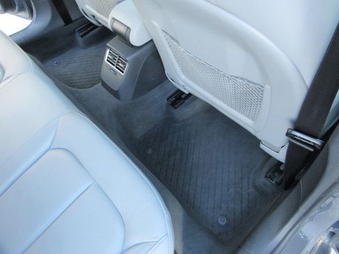 Used 2018 Audi A3 e-tron Premium Plus w/ Premium Plus Package image 22