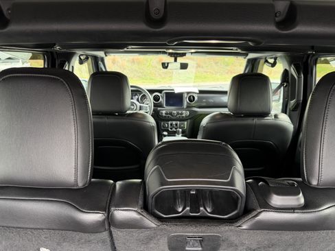 Used 2021 Jeep Wrangler Unlimited Sahara image 17