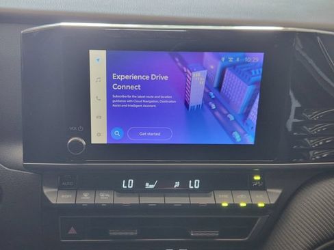 Used 2025 Toyota Camry SE FWD image 12