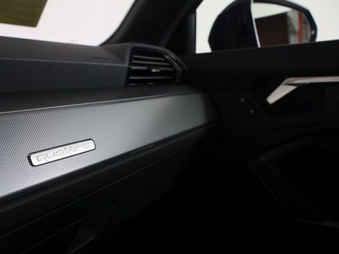 Used 2025 Audi Q3 2.0T Premium w/ Convenience Package image 8