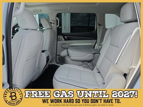 New 2027 Buick Enclave Avenir w/ LPO, Floor Liner Package FWD image 15