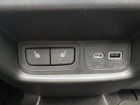 Used 2024 Cadillac XT4 Luxury w/ Cold Weather Package AWD/4WD image 13