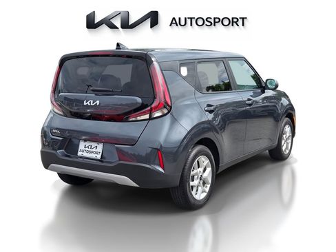 Certified 2025 Kia Soul LX w/ LX Technology Package FWD image 8
