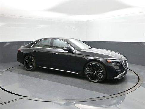 New 2026 Mercedes-Benz E 450 4MATIC Sedan image 17