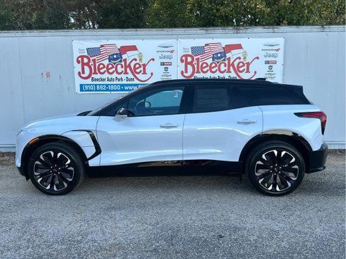 New 2026 Chevrolet Blazer EV RS image 7