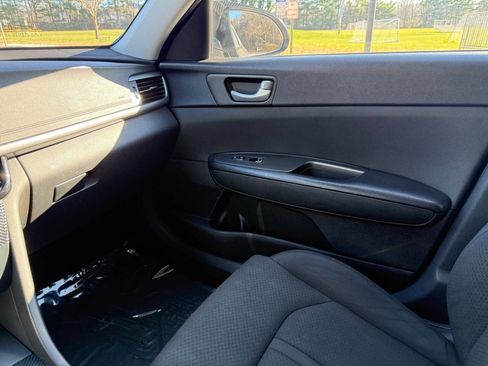 Used 2016 Kia Optima LX image 11
