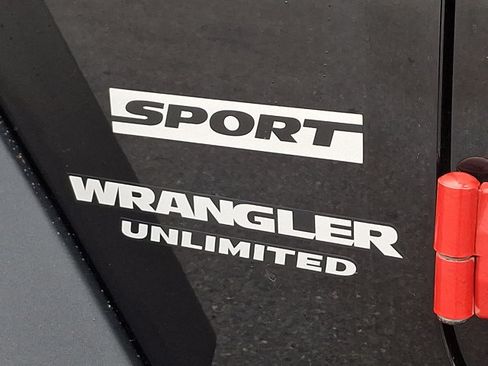 Used 2017 Jeep Wrangler Unlimited Sport w/ Max Tow Package AWD/4WD image 30