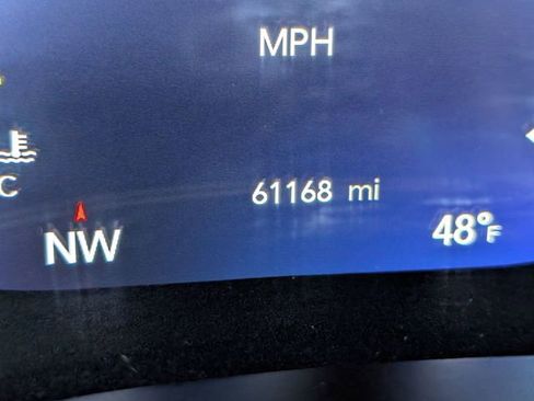 Used 2023 Chrysler Pacifica Touring-L image 19